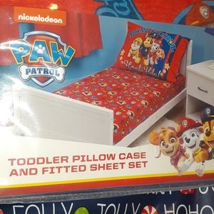 NWOT Paw patrol toddler bedding set